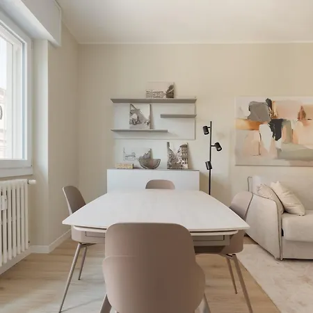 Guesthost - Darsena & Navigli Cosy Flat Milano