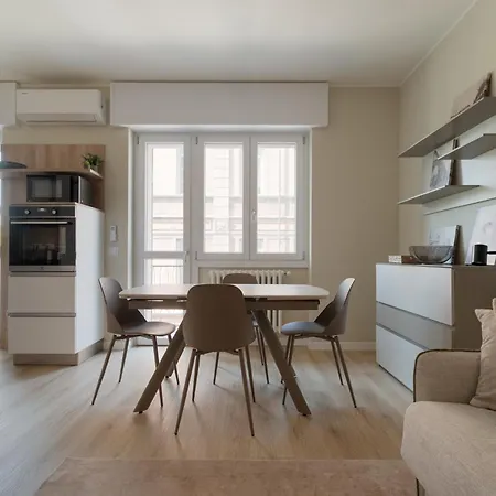 Guesthost - Darsena & Navigli Cosy Flat Appartement Milaan