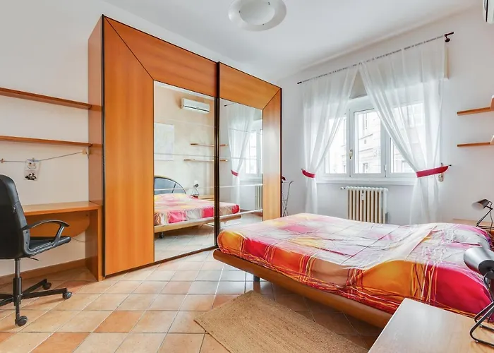 Guesthost - Darsena & Navigli Cosy Flat Apartment