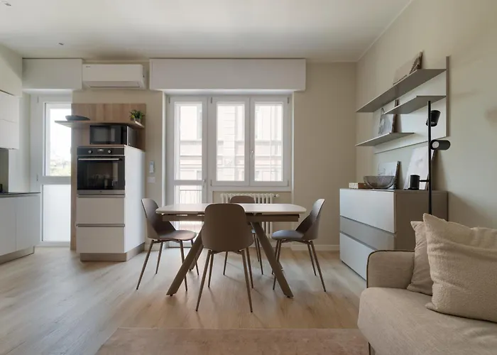 Guesthost - Darsena & Navigli Cosy Flat Daire Milano