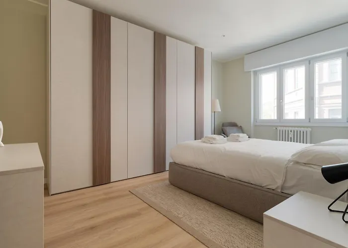 Guesthost - Darsena & Navigli Cosy Flat Daire Milano